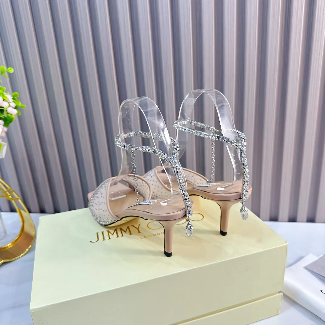 👟👟Ex-factory price 660👟👟 JIMMY CHOO (Jimmy CHOO) 💝💝💝 is a very comprehensive noble fashion lifestyle brand, with a series of women's high-heeled, medium-heeled, flat-heeled sandals with the same strap from major fashion bloggers and celebrities in Hong Kong and the United States.  The Australian pointed toe, round toe and square toe series are simply beautiful. Fall in love with elegance and playful sense of the future. Just by looking at them, you want to own them immediately, but you can really think about a pair of exquisite high heels~~~~~~~~~~~~~~~~~ 💝This series is specially designed for extraordinary and indifferent ladies, thus creating a unique overall effect, Jimmy Choo Design products that inspire women to move forward and show their charm💝💝💝 1⃣️Material: Imported genuine mesh hot diamond 2⃣️Inner: Imported Italian lambskin, super soft and delicate 3⃣️Outsole: Imported Italian original original color genuine leather outsole Heel height 6.5cm (10.0/8.5cm can be made) 4⃣️Code number: 35-39 (34.40.41.42 customized)